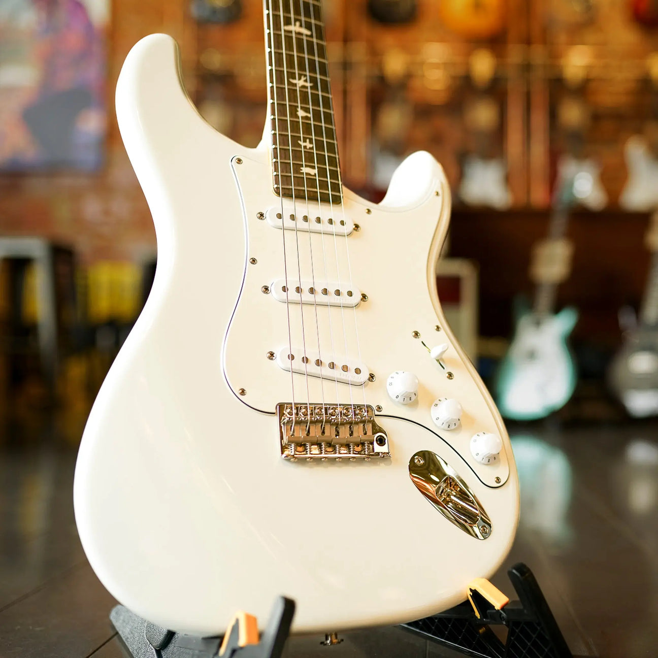 Finding the Best Beginner Guitar: Why Quality Matters More than Price Midwood Guitar