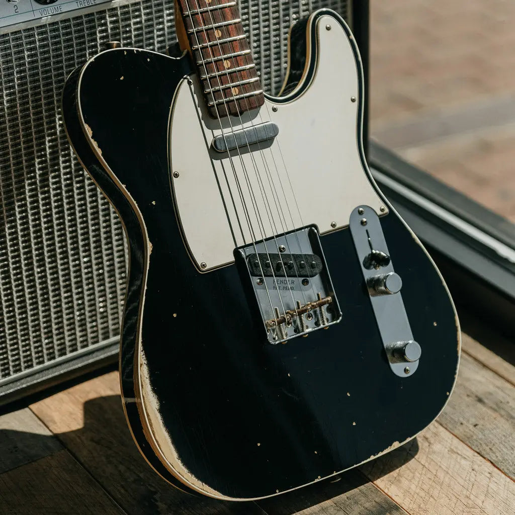 Fender Custom Shop - The Essence of Guitar Design Midwood Guitar