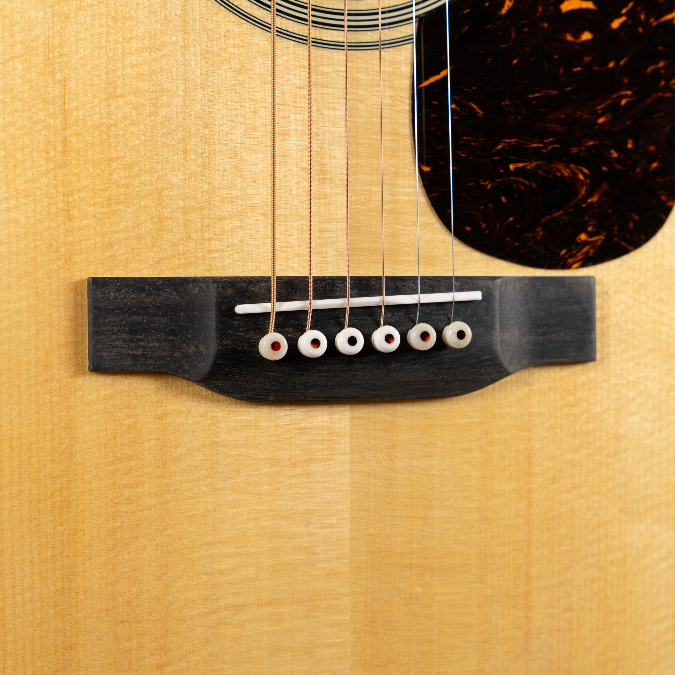 Martin 000-28 Standard Acoustic Guitar - Natural - Midwood Guitar