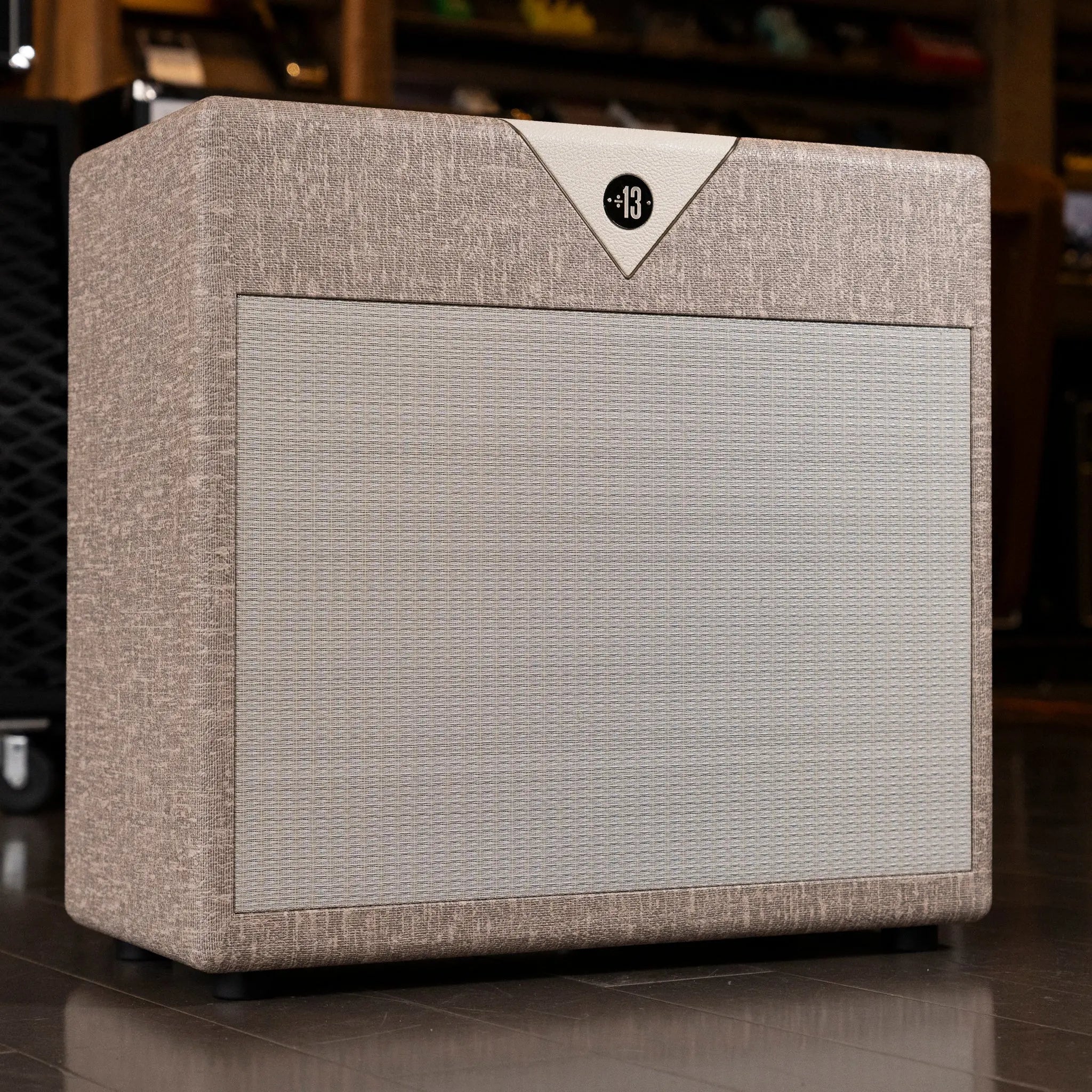 Divided By 13 1x12" Speaker Cabinet - Fawn w/ Ivory V Divided By 13