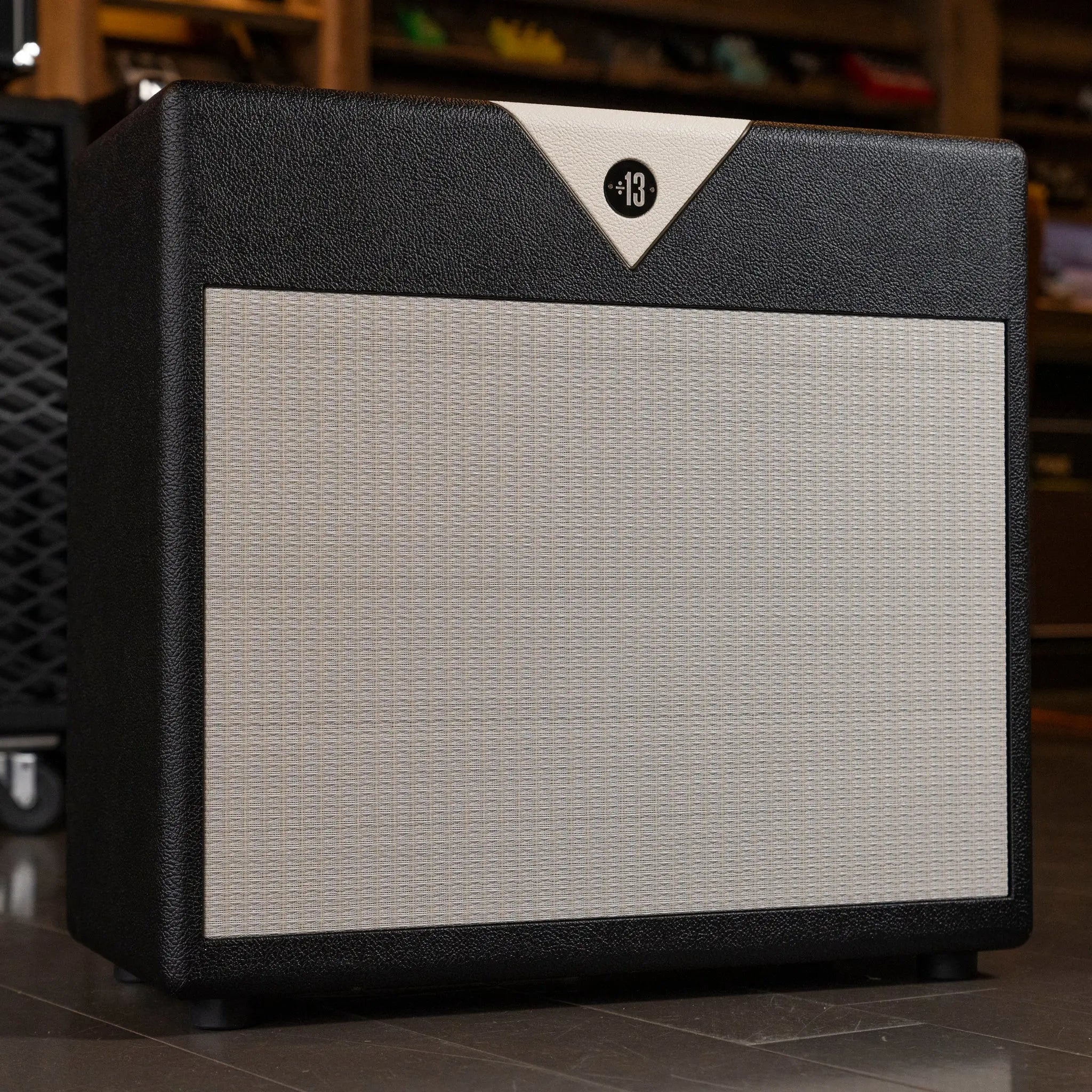Divided by 13 BTR23 1x12 Combo Amplifier – Black Bronco w/ Ivory V Divided By 13