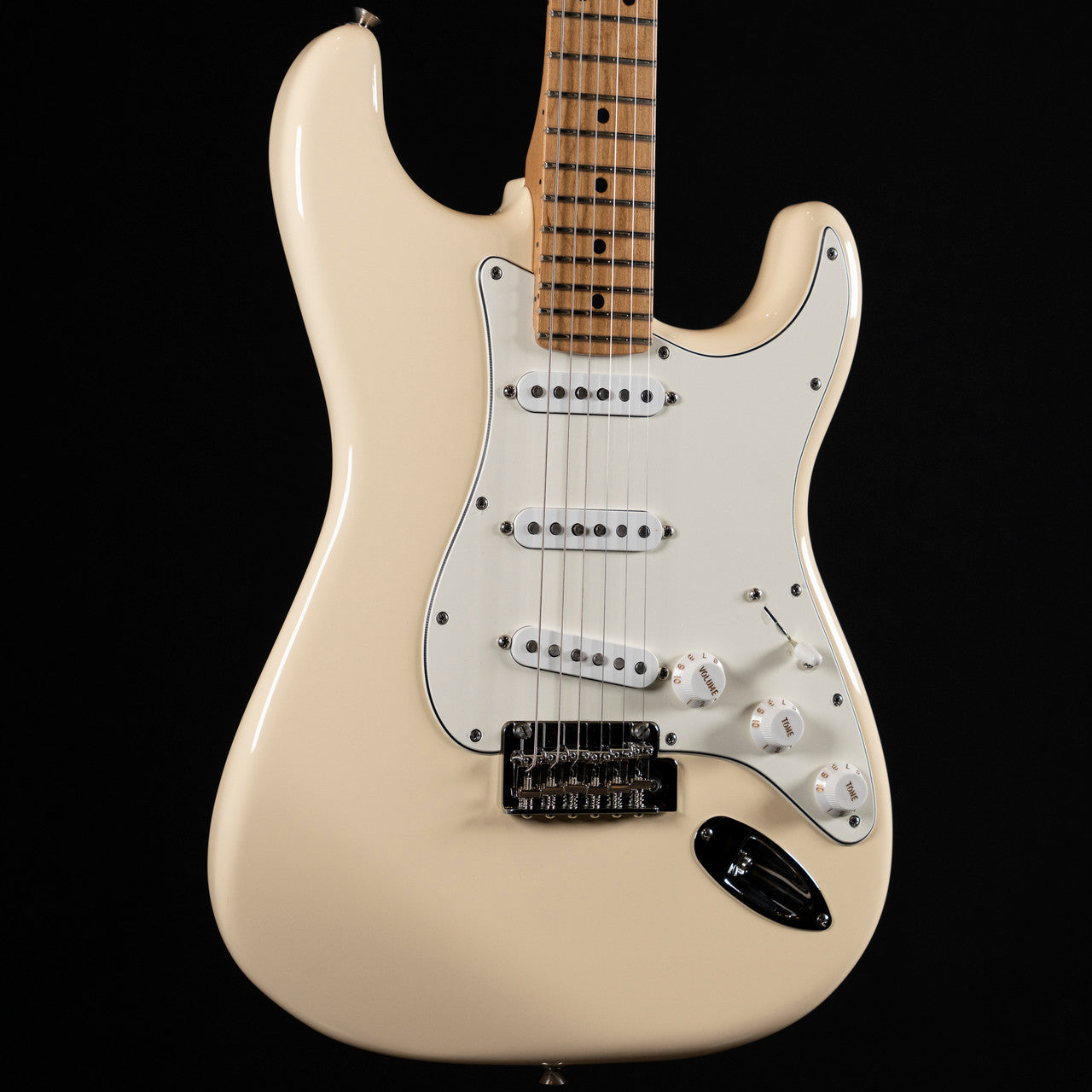 Fender Limited Edition Player II Stratocaster– Roasted Maple Fingerboard, Olympic White