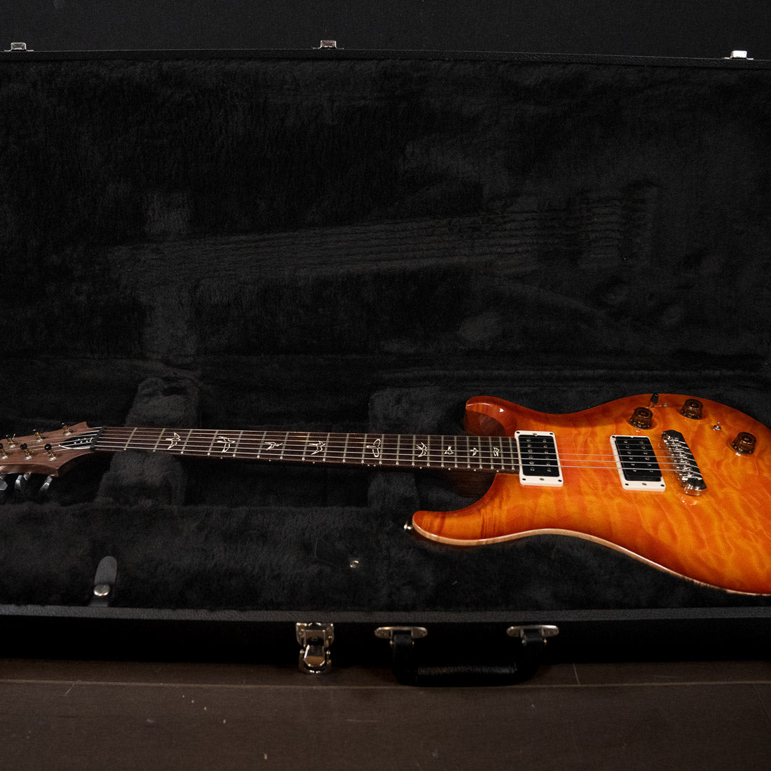 Preowned PRS P22 Quilted 10-Top Rosewood Neck-Solano Burst - Midwood Guitar