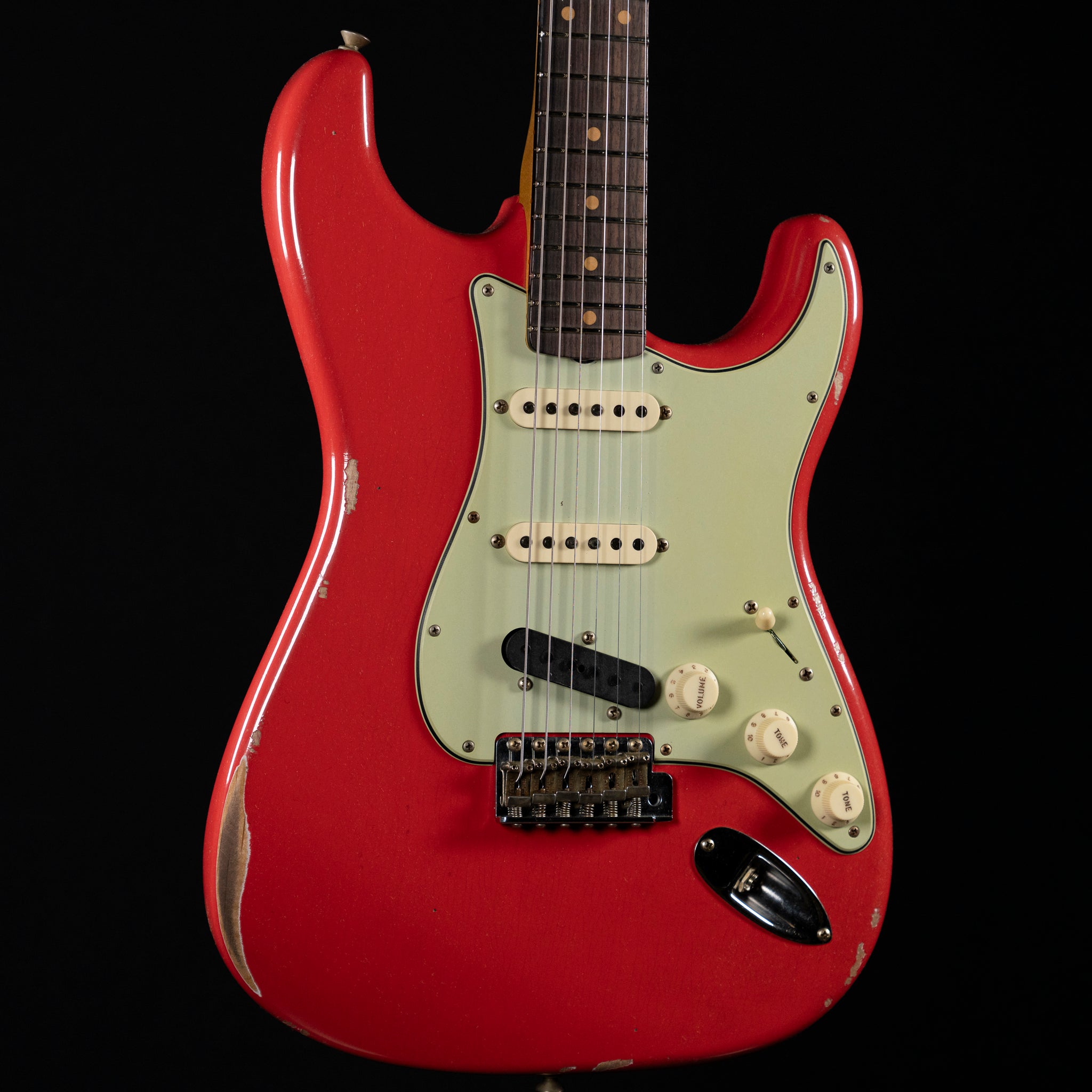 Fender Custom Shop ’62 Stratocaster Relic Electric Guitar – Fiesta Red - Midwood Guitar
