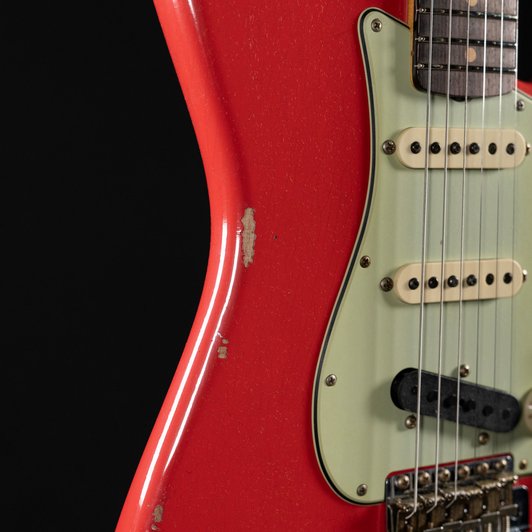 Fender Custom Shop ’62 Stratocaster Relic Electric Guitar – Fiesta Red - Midwood Guitar