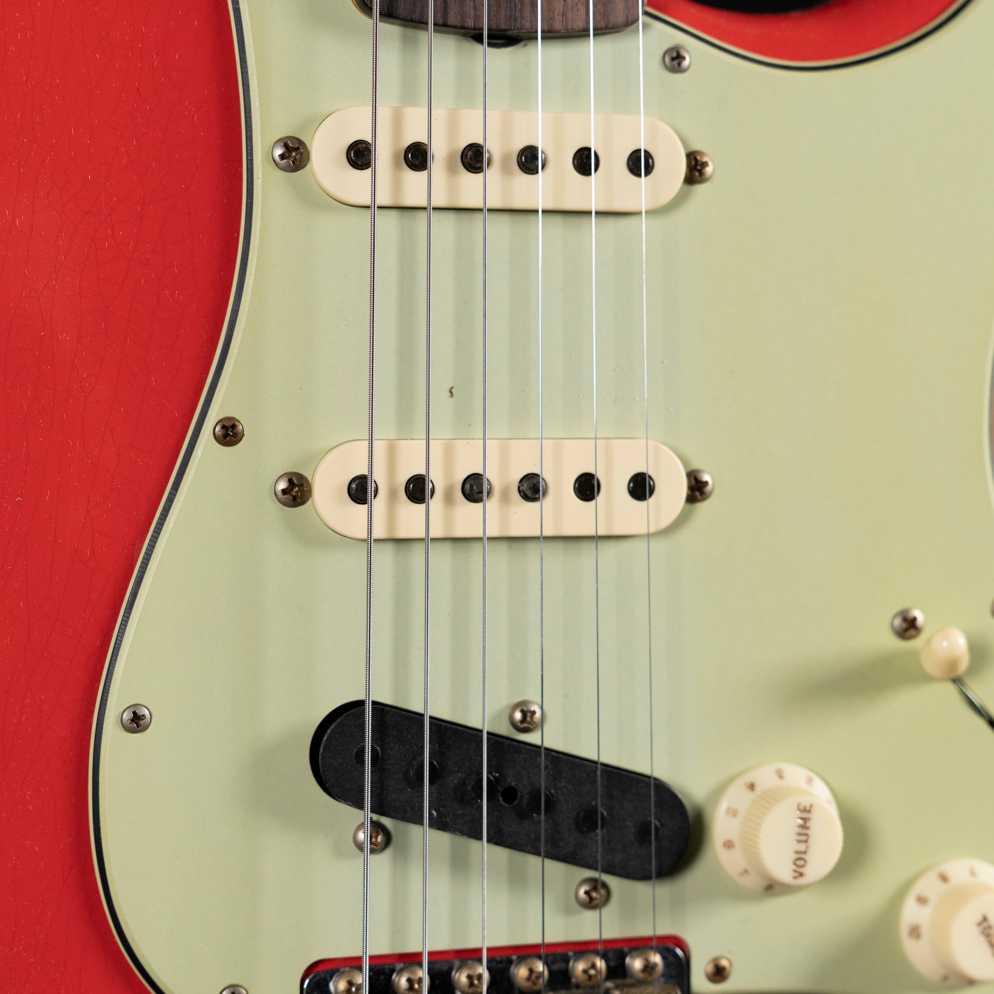 Fender Custom Shop ’62 Stratocaster Relic Electric Guitar – Fiesta Red - Midwood Guitar
