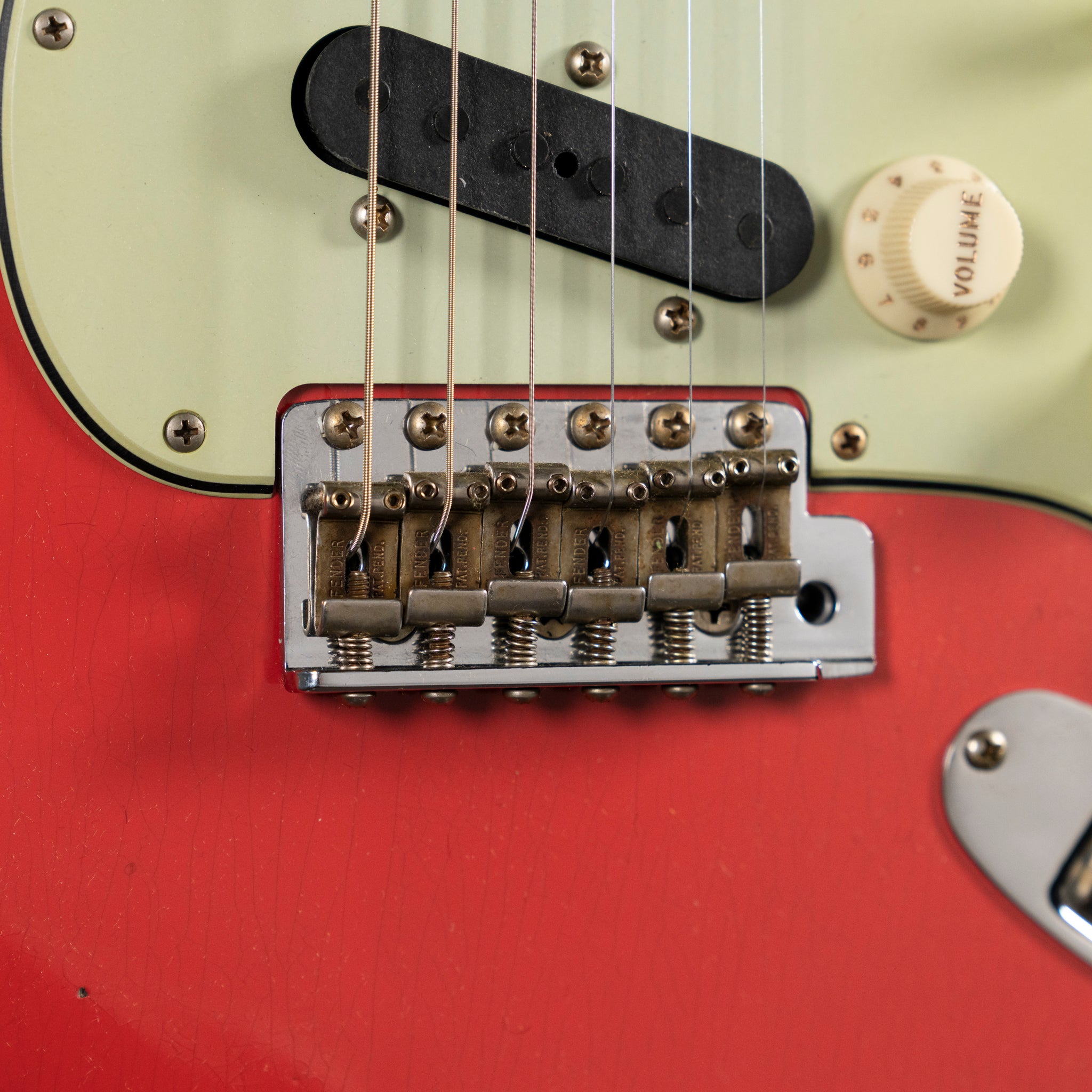 Fender Custom Shop ’62 Stratocaster Relic Electric Guitar – Fiesta Red - Midwood Guitar