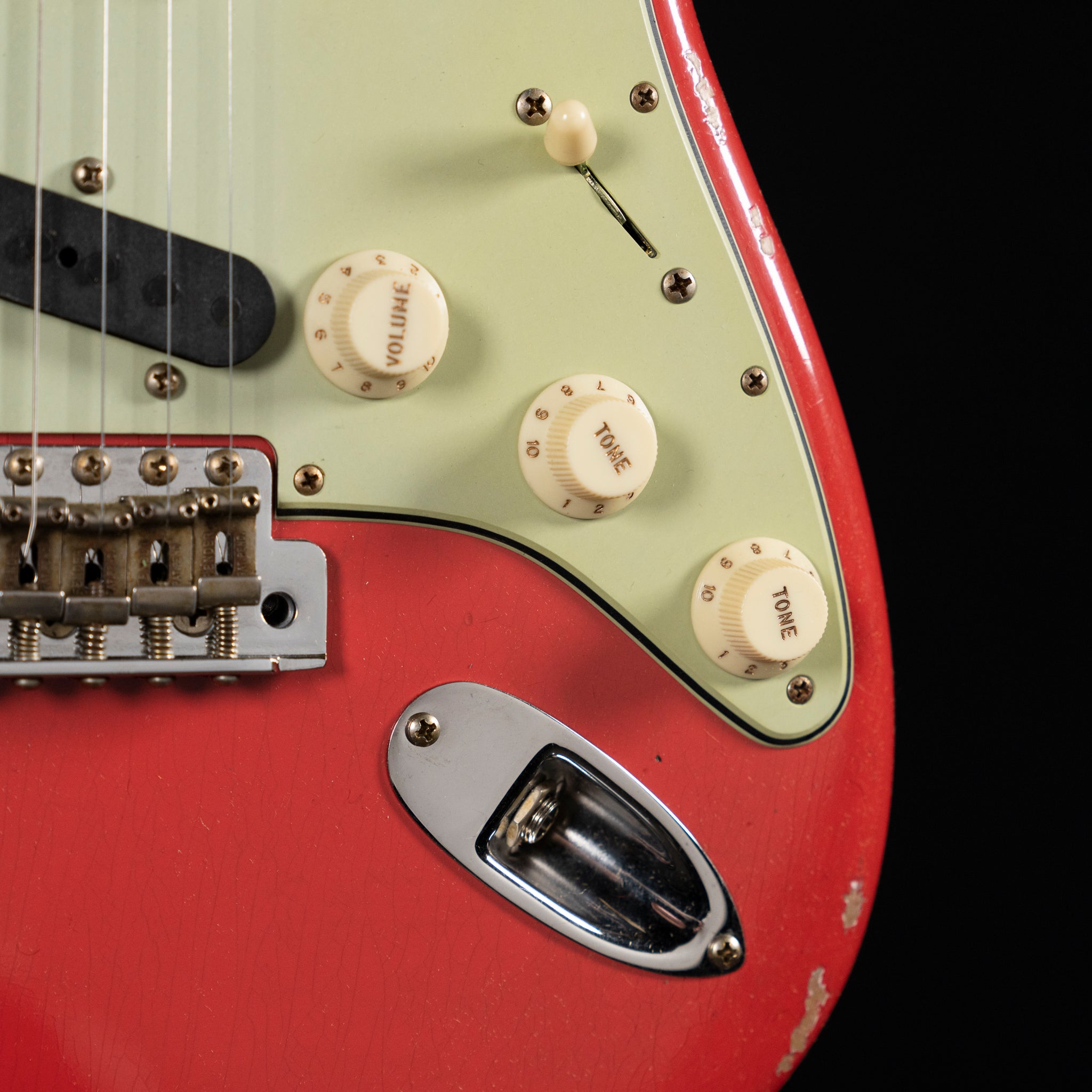 Fender Custom Shop ’62 Stratocaster Relic Electric Guitar – Fiesta Red - Midwood Guitar