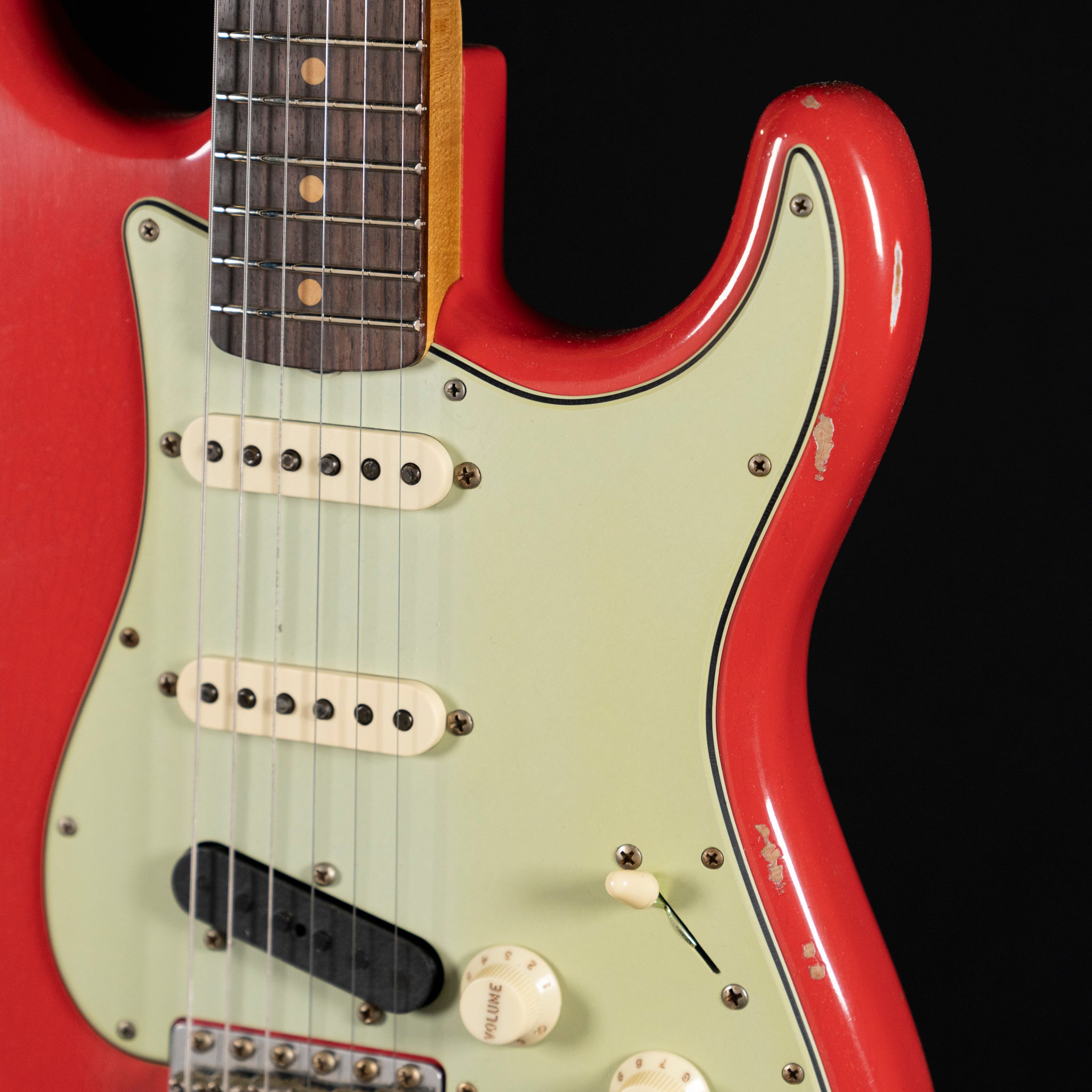 Fender Custom Shop ’62 Stratocaster Relic Electric Guitar – Fiesta Red - Midwood Guitar