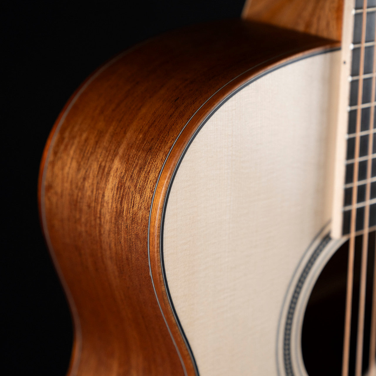 Larrivee OM-03 Mahogany Maple Leaf Special Acoustic Guitar