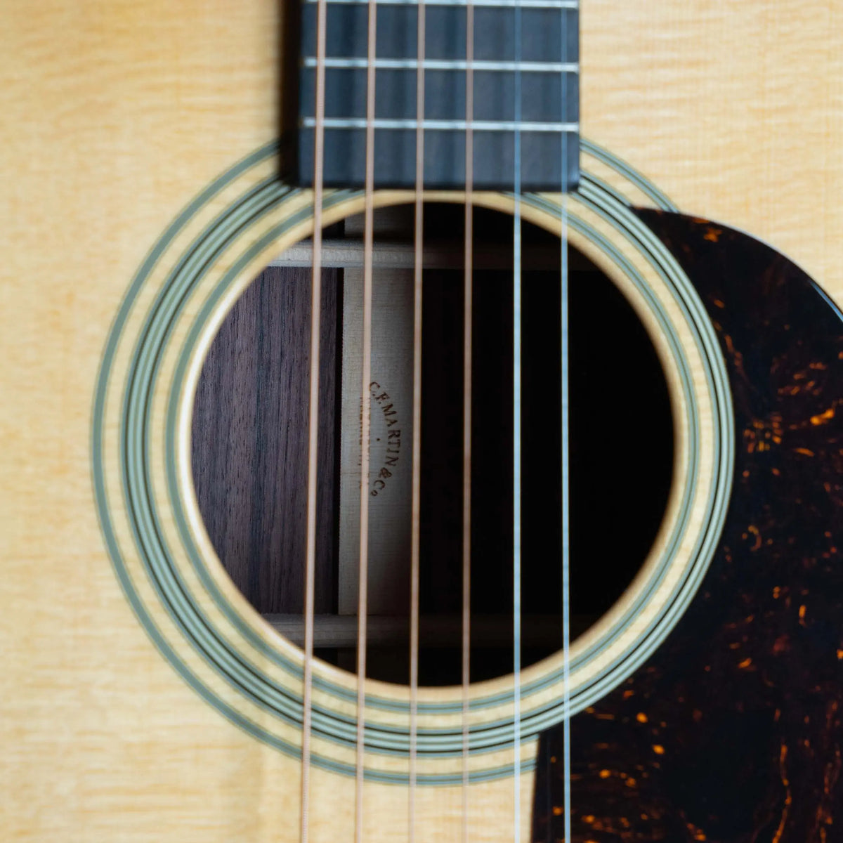 Martin 000-28 Standard Acoustic Guitar - Natural Martin Guitars