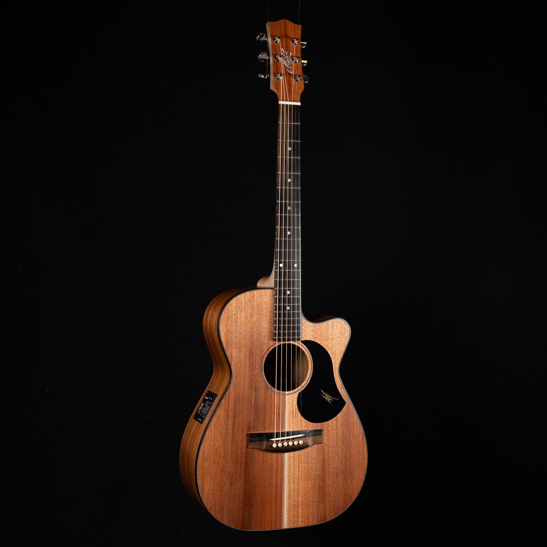 Preowned Maton EBW808C Blackwood Cutaway Acoustic/Electric Guitar