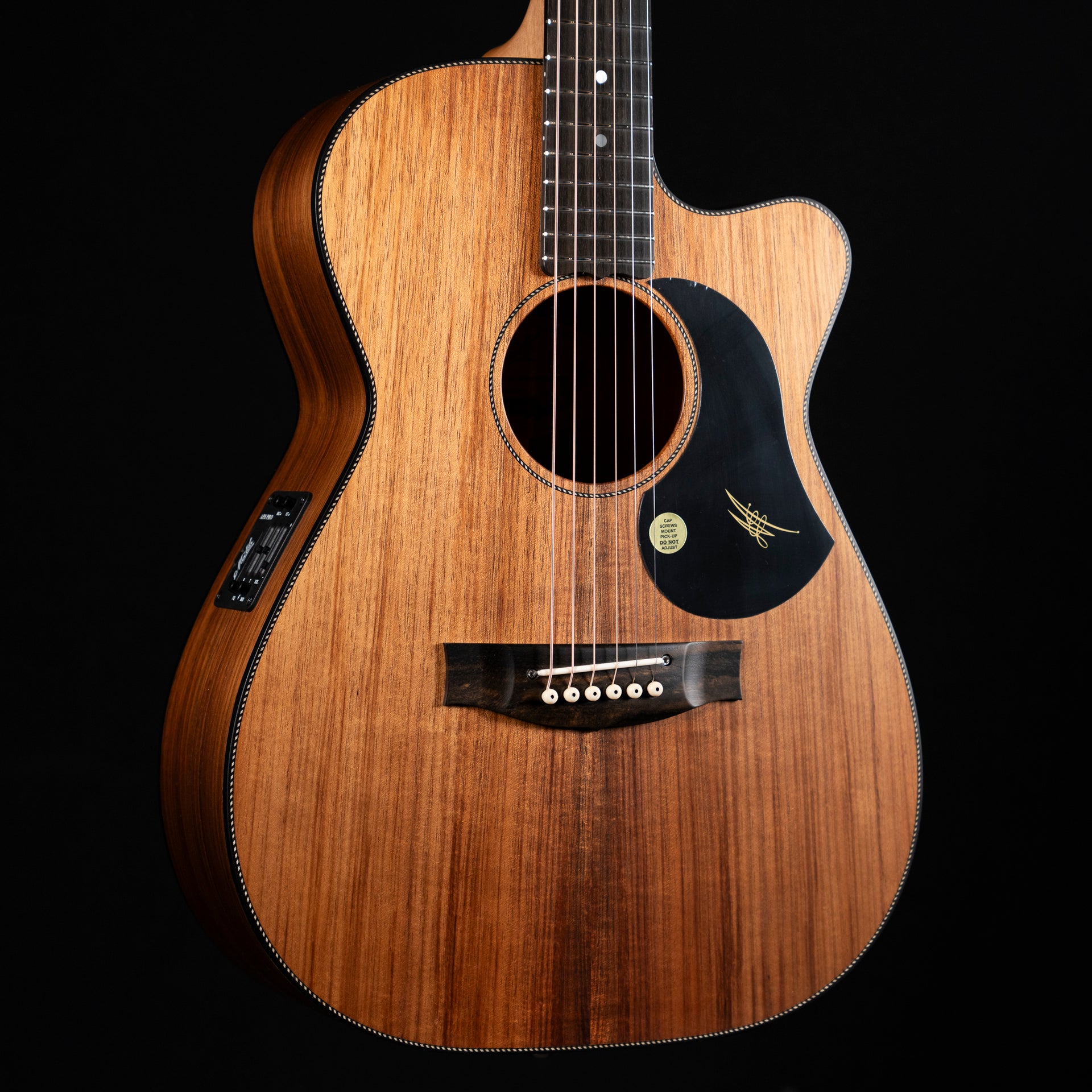 Maton EBW808C Blackwood Cutaway Acoustic/Electric Guitar