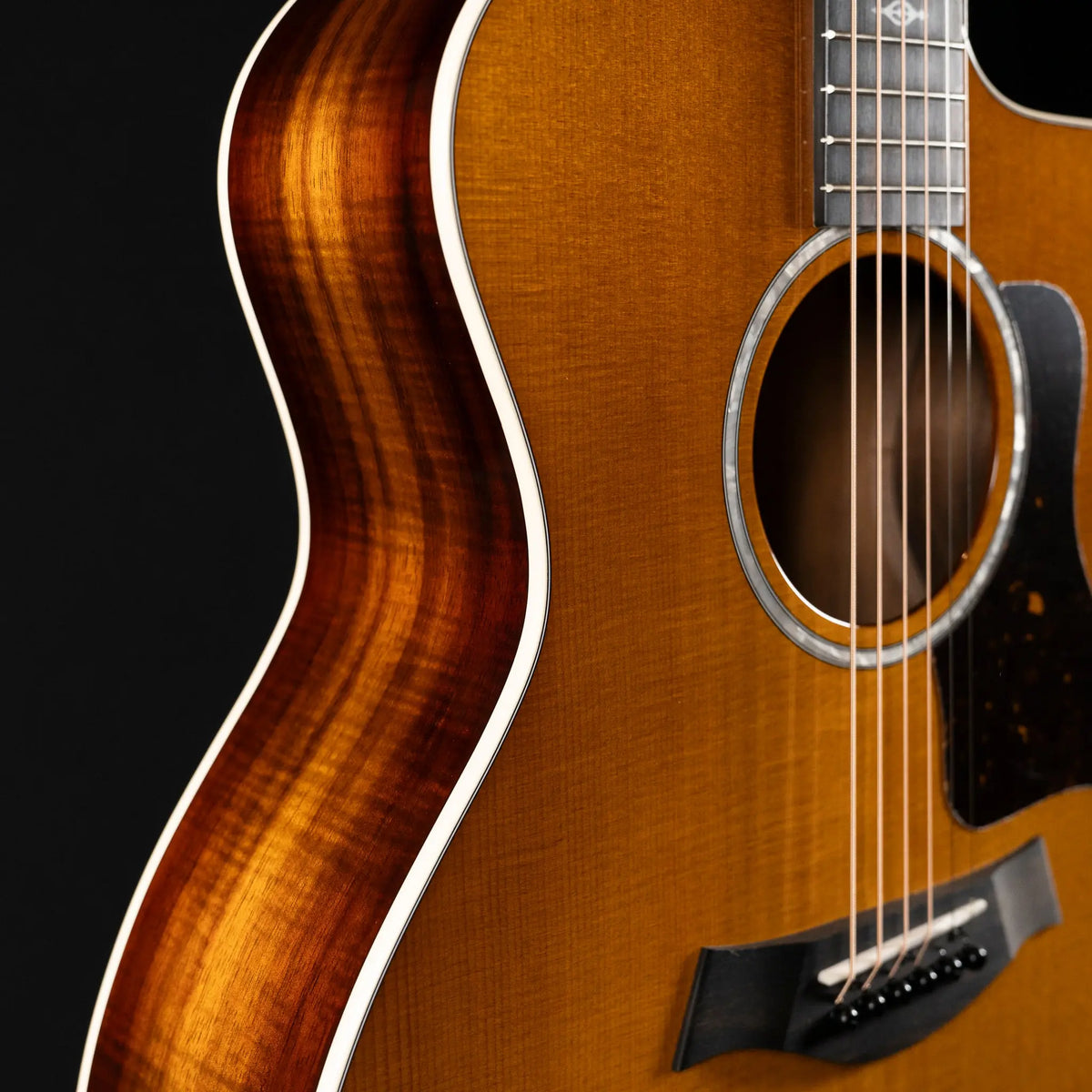 Taylor 214ce‑K DLX Special Edition - Honeyburst #6623 - Midwood Guitar