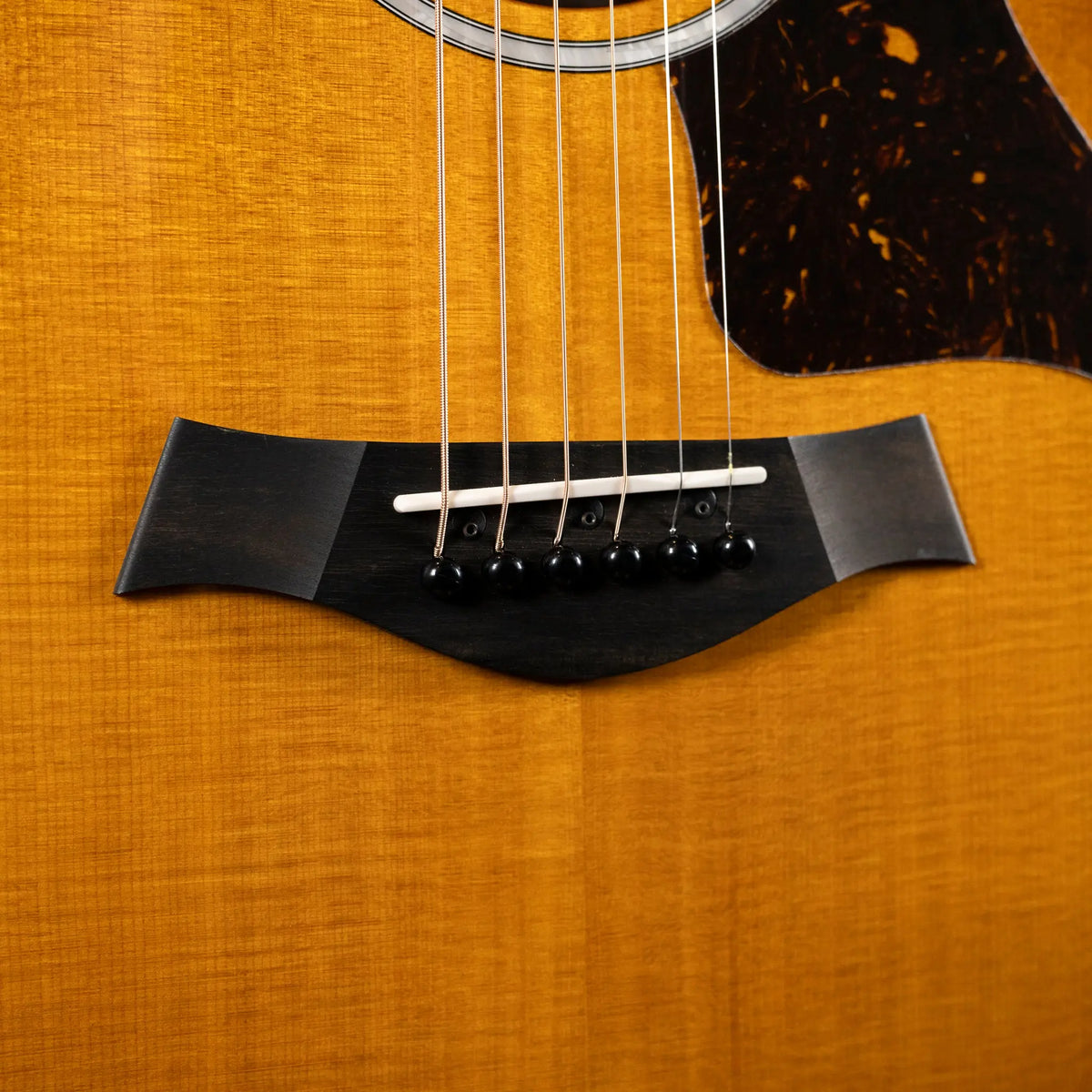 Taylor 214ce‑K DLX Special Edition - Honeyburst #6623 - Midwood Guitar