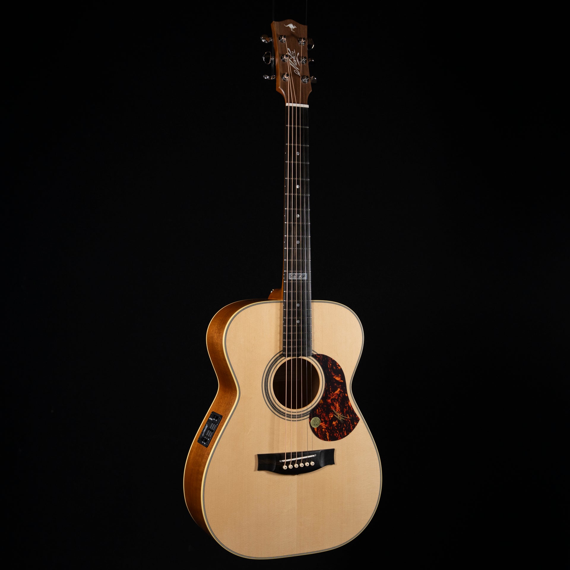 Maton EBG808TE Tommy Emmanuel Signature Acoustic/Electric Guitar - Honey Satin