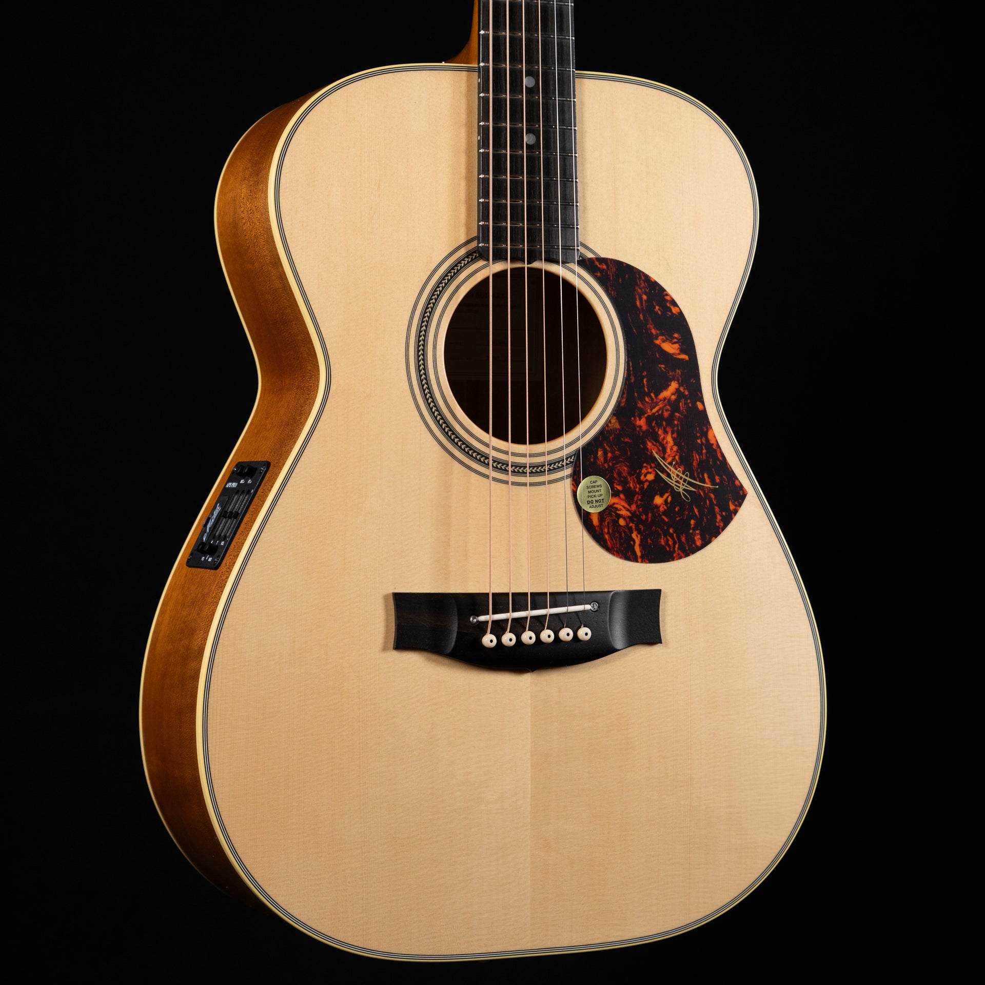 Maton EBG808TE Tommy Emmanuel Signature Acoustic/Electric Guitar - Honey Satin