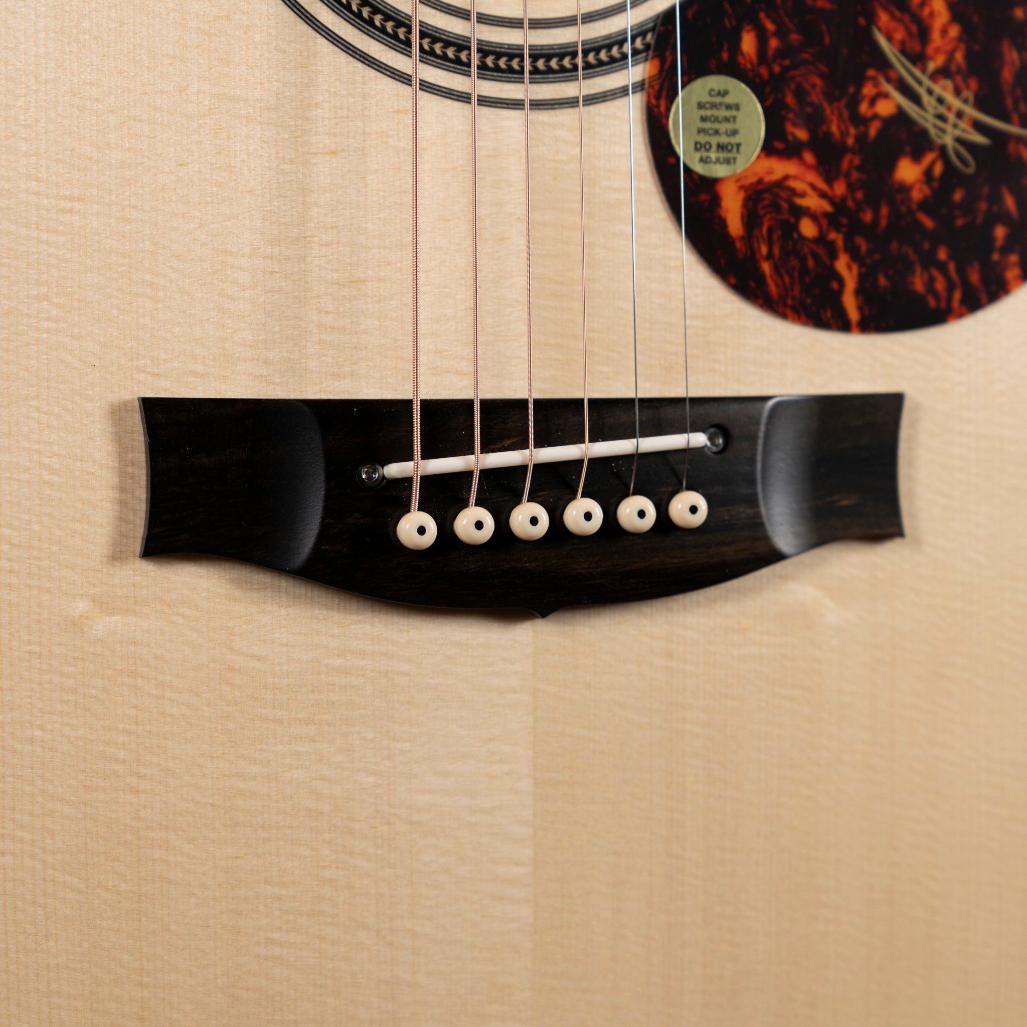 Maton ER90C Dreadnought w/ Cutaway - Satin Natural - Midwood Guitar