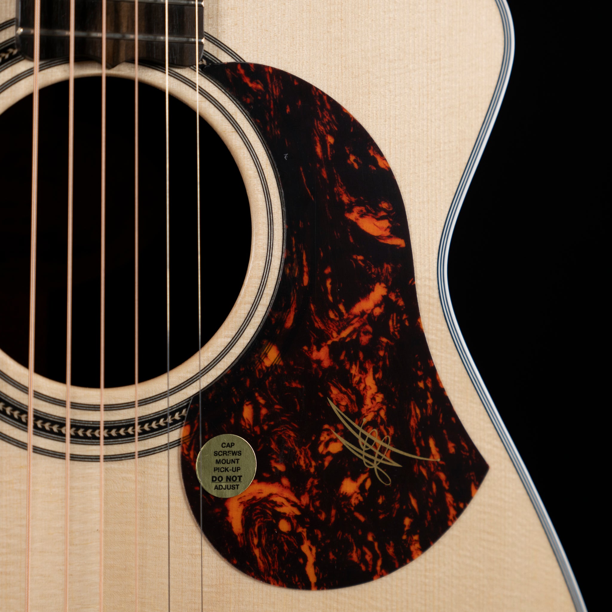 Maton ER90C Dreadnought w/ Cutaway - Satin Natural - Midwood Guitar
